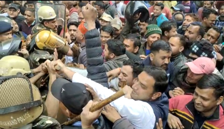 Screenshot_20240216-184840_Video Player