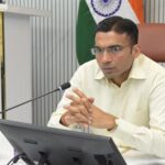 सीएम धामी ने लंबित घोषणाओं पर 20 दिन में शासनादेश जारी करने के दिए निर्देश, विकास कार्यों में तेजी पर जोर। Uttarakhand 24×7 Live news