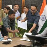 डीएम सविन बंसल की जन सुनवाई में उमड़ी फरियादियों की भीड़, 300 से ज्यादा शिकायतों पर कार्रवाई के निर्देश। Uttarakhand 24×7 Live news