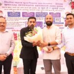 देहरादून में विशेष मतदाता पुनरीक्षण अभियान, जागरूकता रथों को हरी झंडी। Uttarakhand 24×7 Live news