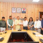 नीति आयोग टीम से सीएम धामी की बैठक, फ्लोटिंग पॉपुलेशन के आधार पर नीति निर्माण पर दिया जोर। Uttarakhand 24×7 Live news