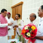 मुख्य सेवक सदन में जनता दरबार: सीएम धामी ने सुनीं जन समस्याएं, अधिकारियों को त्वरित समाधान के निर्देश। Uttarakhand 24×7 Live news