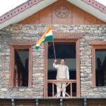 सीएम धामी ने मुख्यमंत्री आवास में फहराया तिरंगा, प्रदेशवासियों से ‘हर घर तिरंगा’ अभियान को जनआंदोलन बनाने का आह्वान। Uttarakhand 24×7 Live news