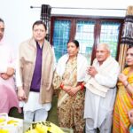 स्वतंत्रता दिवस की पूर्व संध्या पर शहीद अमित कुमार अणथ्वाल के परिजनों से मिले सीएम धामी, किया सम्मान। Uttarakhand 24×7 Live news