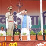 परेड ग्राउंड में सीएम धामी ने फहराया तिरंगा, उत्तराखंड के विकास के लिए की सात बड़ी घोषणाएं। Uttarakhand 24×7 Live news