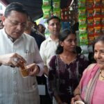 खटीमा में सीएम धामी का ‘लोकल फॉर वोकल’ संदेश, मिलन डेयरी में चाय पीकर बढ़ाया स्थानीय कारोबारियों का उत्साह। Uttarakhand 24×7 Live news