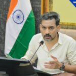 आवारा पशुओं के प्रबंधन को लेकर डीएम के सख्त निर्देश, सड़कों पर गोवंश छोड़ने वालों पर होगी कार्रवाई। Uttarakhand 24×7 Live news