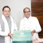 उत्तराखंड में 315 सड़कों के प्रस्तावों को जल्द मंजूरी देने का अनुरोध, सीएम धामी ने केंद्रीय मंत्री शिवराज सिंह चौहान से की मुलाकात। Uttarakhand 24×7 Live news